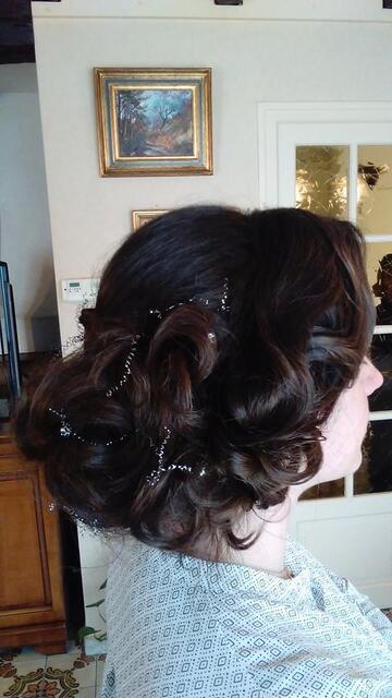 Coiffure à domicile pour un mariage 