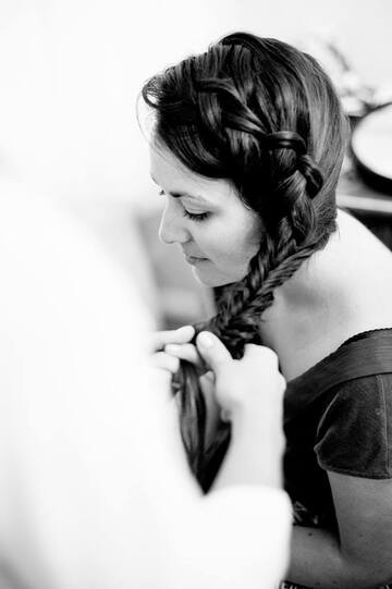 Coiffure mariée et demoiselle d'honneur à domicile à Bordeaux