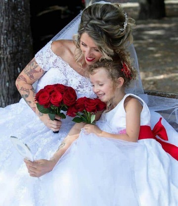Mariage merignac mère et fille rouge et blanc